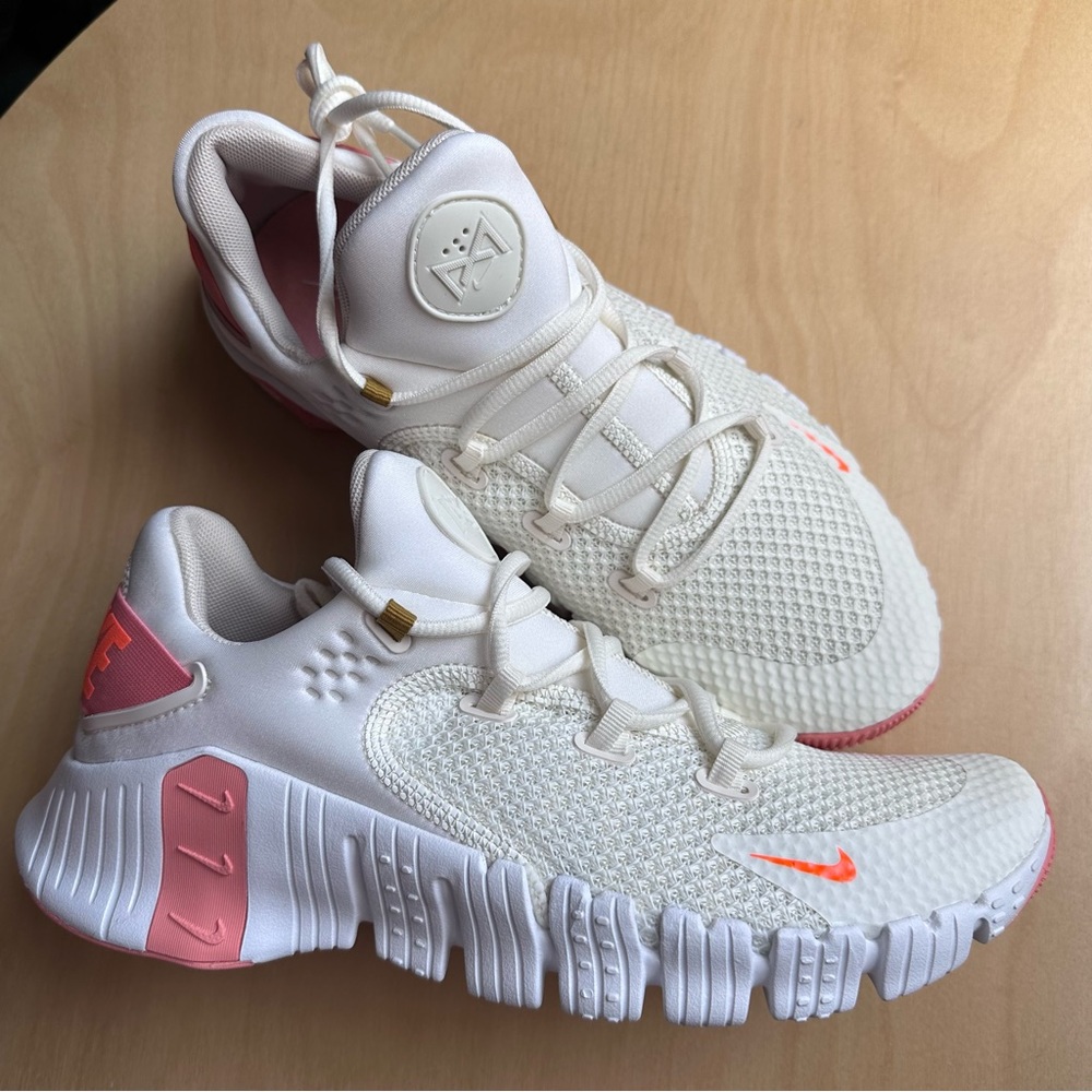 Size 11 Womens Nike Free Metcon 4 Workout Shoes. Reposhed but....